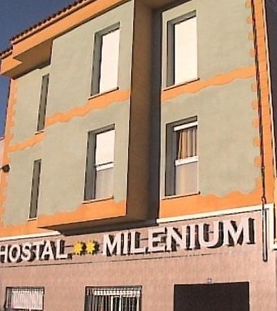 Hostal Milenium Els Monjos Extérieur photo